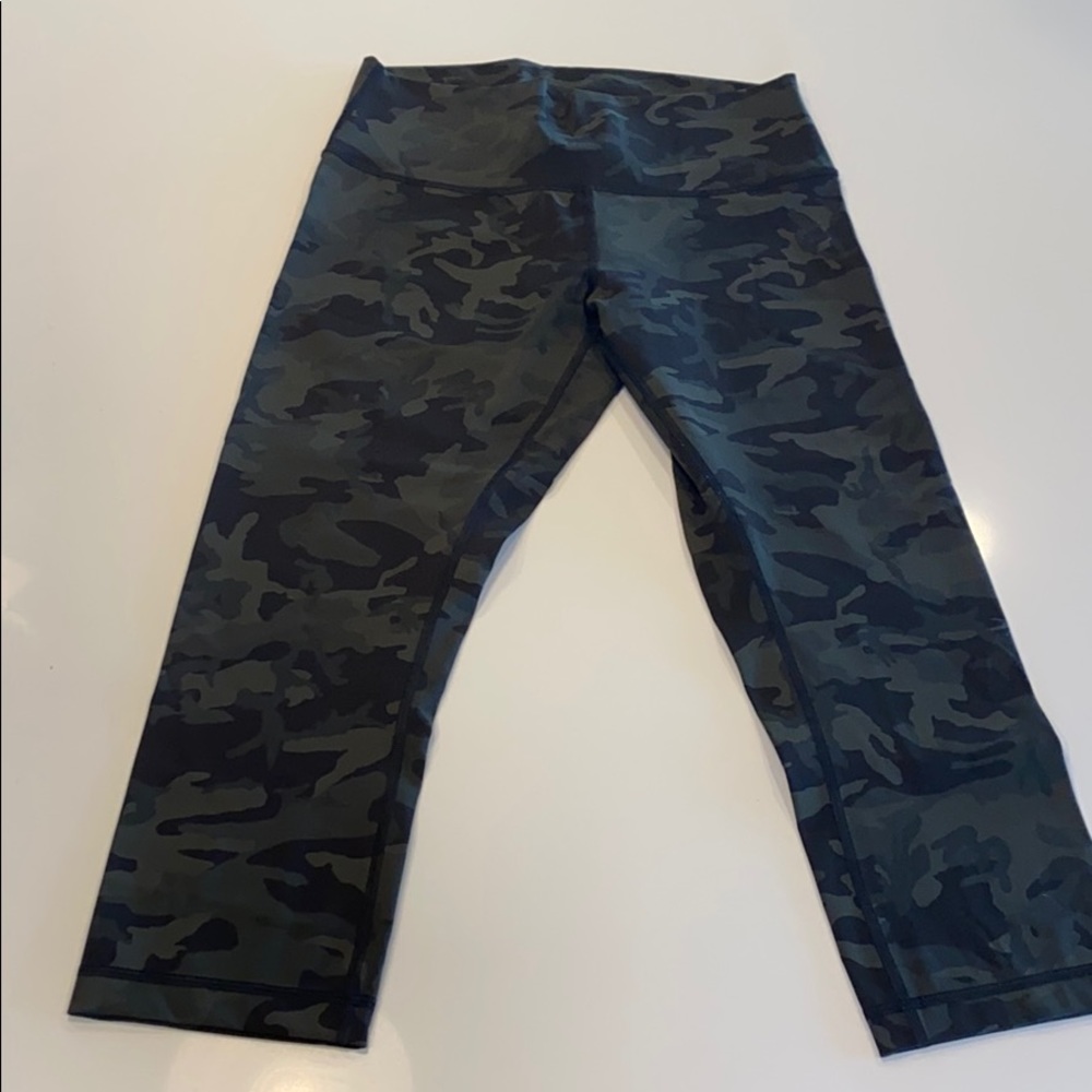 Lululemon Camo Crop Leggings Size 10